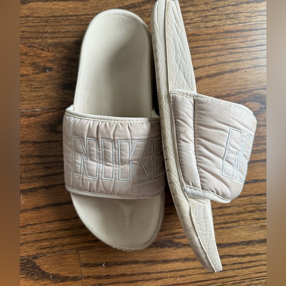 Nike Slides - Picture 2 of 5